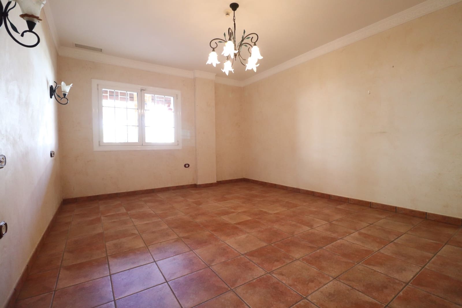 5 bedroom Villa for sale in Rojales with pool garage - € 600,000 (Ref: 10160460)