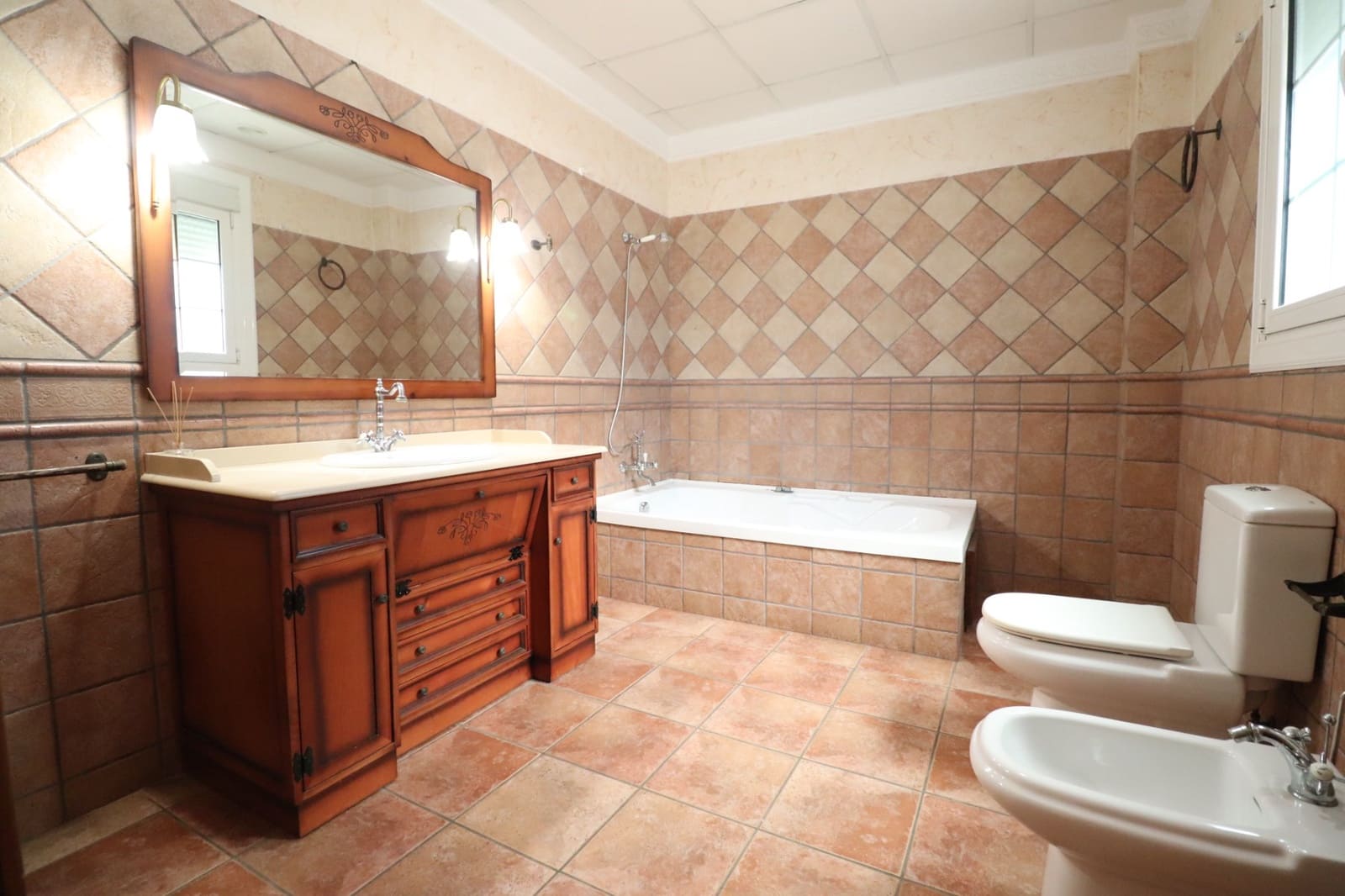 5 bedroom Villa for sale in Rojales with pool garage - € 600,000 (Ref: 10160460)