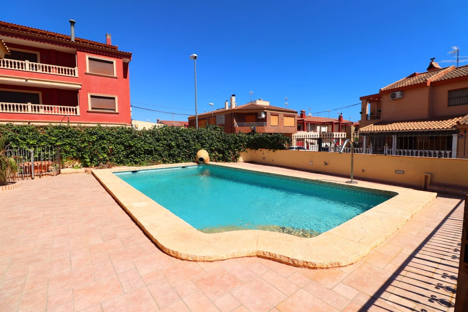 5 bedroom Villa for sale in Rojales with pool garage - € 600,000 (Ref: 10160460)