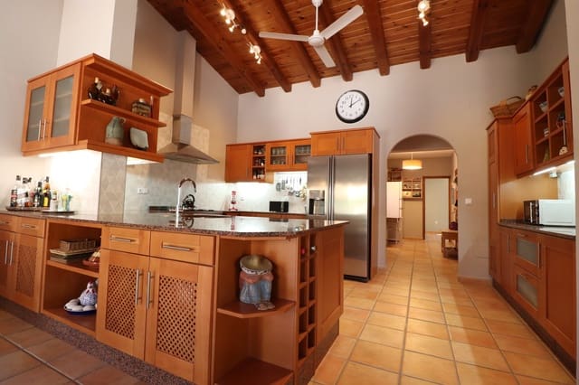 7 chambre Finca/Maison de Campagne à vendre à Catral avec piscine garage - 975 000 € (Ref: 10160471)
