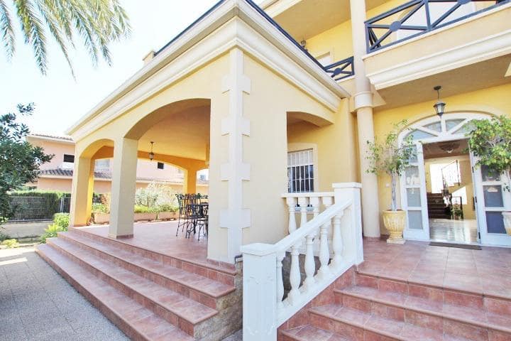 4 bedroom Villa for sale in Elche / Elx - € 760,000 (Ref: 10161175)
