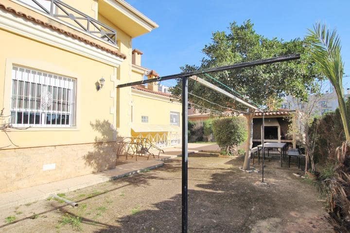 4 bedroom Villa for sale in Elche / Elx - € 760,000 (Ref: 10161175)
