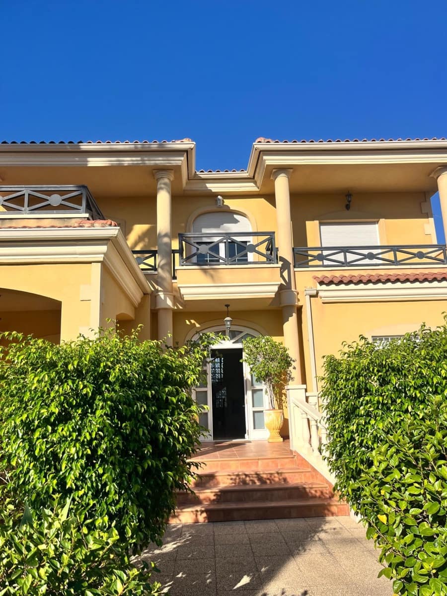 4 bedroom Villa for sale in Elche / Elx - € 760,000 (Ref: 10161175)