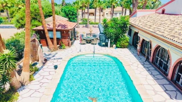5 chambre Villa/Maison à vendre à Daya Vieja avec piscine garage - 749 000 € (Ref: 10161178)