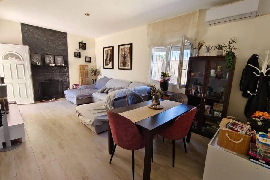 Chalet de 3 habitaciones en Torrevieja en venta con piscina garaje - 430.000 € (Ref: 10162208)