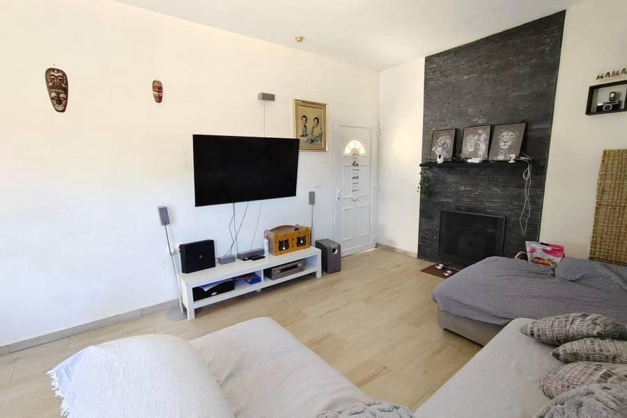 Chalet de 3 habitaciones en Torrevieja en venta con piscina garaje - 430.000 € (Ref: 10162208)
