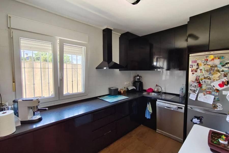 Chalet de 3 habitaciones en Torrevieja en venta con piscina garaje - 430.000 € (Ref: 10162208)