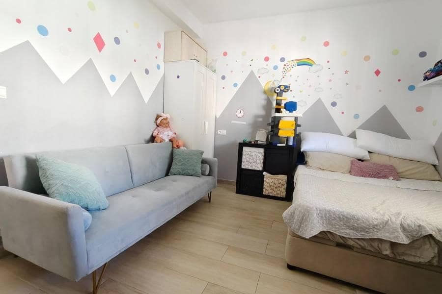 Chalet de 3 habitaciones en Torrevieja en venta con piscina garaje - 430.000 € (Ref: 10162208)
