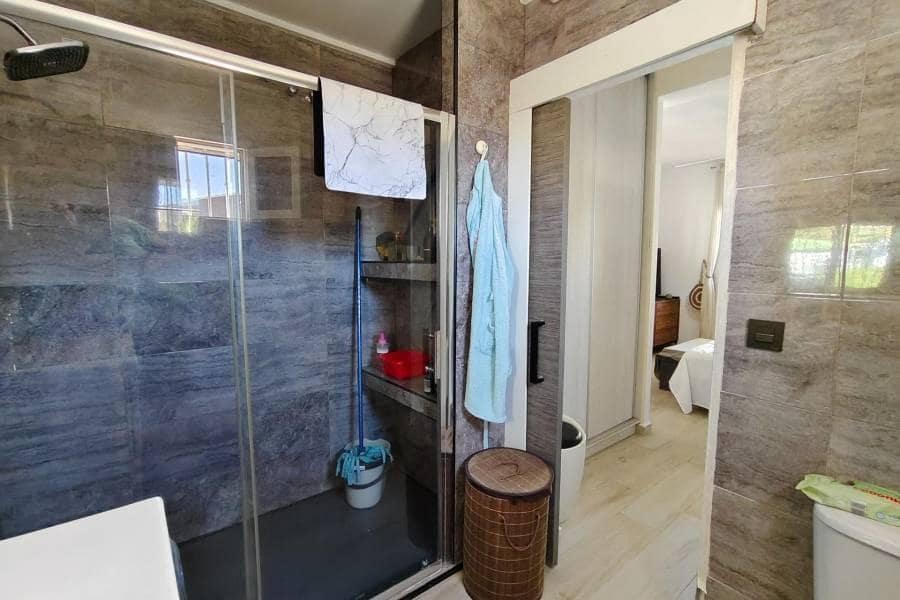 Chalet de 3 habitaciones en Torrevieja en venta con piscina garaje - 430.000 € (Ref: 10162208)