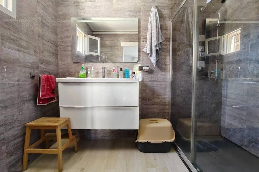 Chalet de 3 habitaciones en Torrevieja en venta con piscina garaje - 430.000 € (Ref: 10162208)