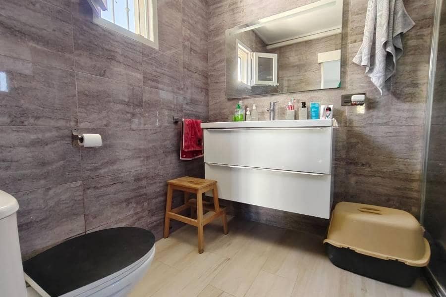 Chalet de 3 habitaciones en Torrevieja en venta con piscina garaje - 430.000 € (Ref: 10162208)
