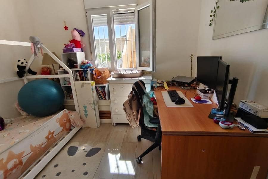 Chalet de 3 habitaciones en Torrevieja en venta con piscina garaje - 430.000 € (Ref: 10162208)