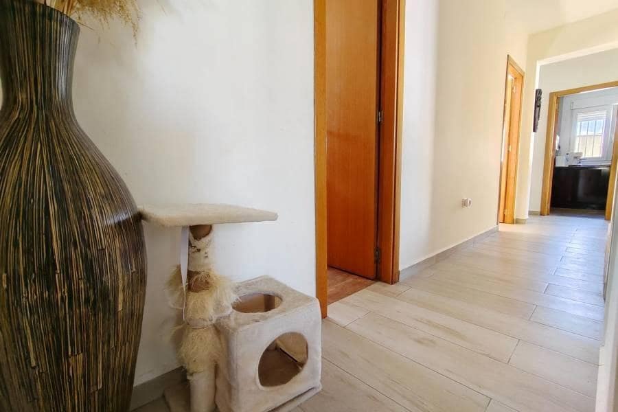 Chalet de 3 habitaciones en Torrevieja en venta con piscina garaje - 430.000 € (Ref: 10162208)