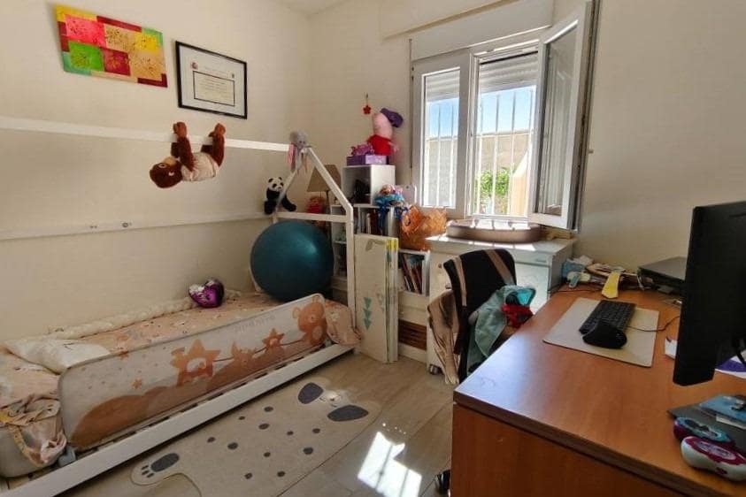 Chalet de 3 habitaciones en Torrevieja en venta con piscina garaje - 430.000 € (Ref: 10162208)