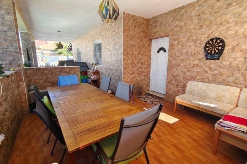 Chalet de 3 habitaciones en Torrevieja en venta con piscina garaje - 430.000 € (Ref: 10162208)