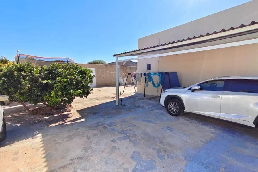 Chalet de 3 habitaciones en Torrevieja en venta con piscina garaje - 430.000 € (Ref: 10162208)