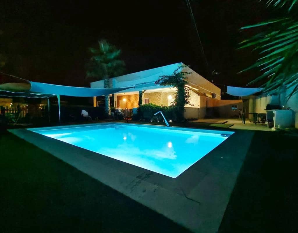 Chalet de 3 habitaciones en Torrevieja en venta con piscina garaje - 430.000 € (Ref: 10162208)