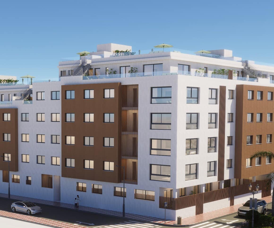 Apartamento de 3 habitaciones en Roquetas de Mar en venta con piscina garaje - 191.000 € (Ref: 10162371)