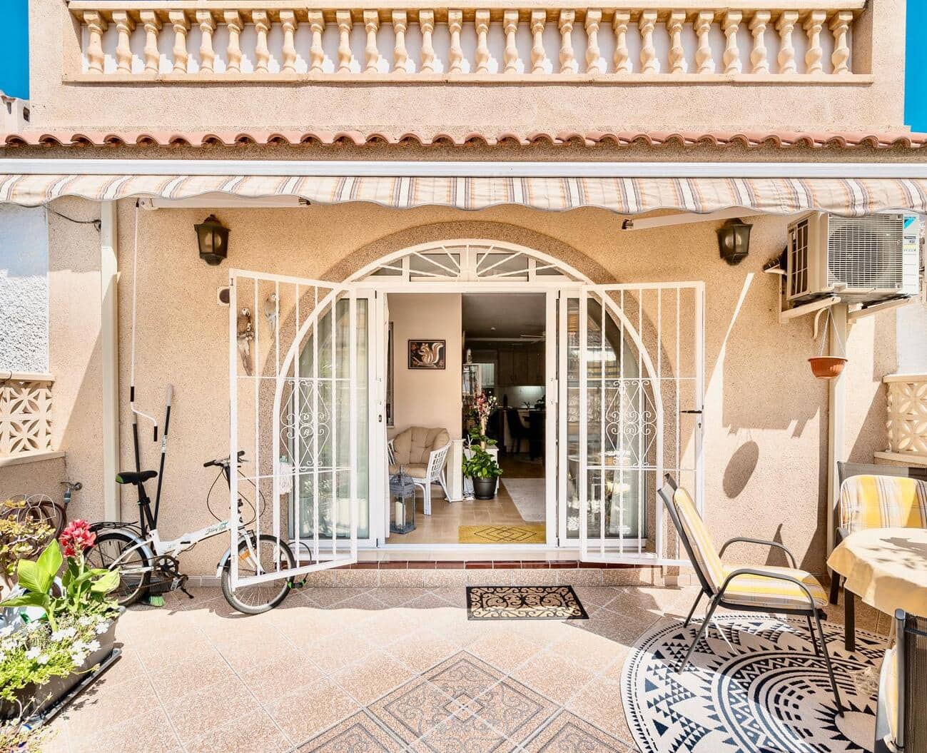 3 makuuhuone Omakotitalo myytävänä paikassa Torrevieja - 199 000 € (Ref: 10166292)