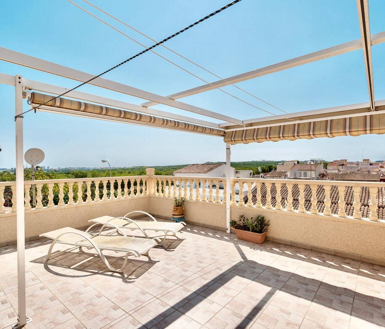 3 makuuhuone Omakotitalo myytävänä paikassa Torrevieja - 199 000 € (Ref: 10166292)