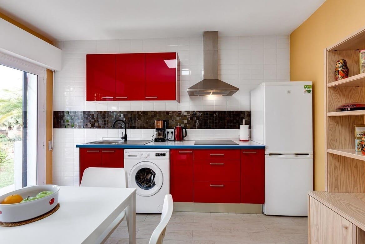 5 bedroom Villa for sale in La Siesta with pool garage - € 850,000 (Ref: 10166297)