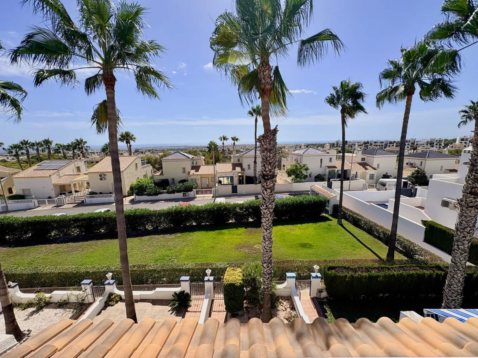 2 bedroom Townhouse for sale in Orihuela Costa with pool - € 290,000 (Ref: 10166303)