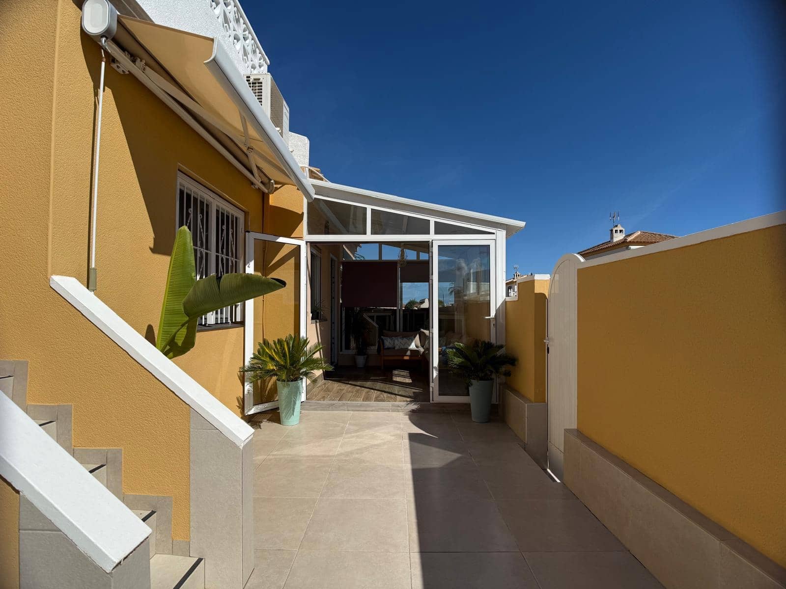 3 makuuhuone Huvila myytävänä paikassa Orihuela Costa mukana uima-altaan - 239 000 € (Ref: 10168369)