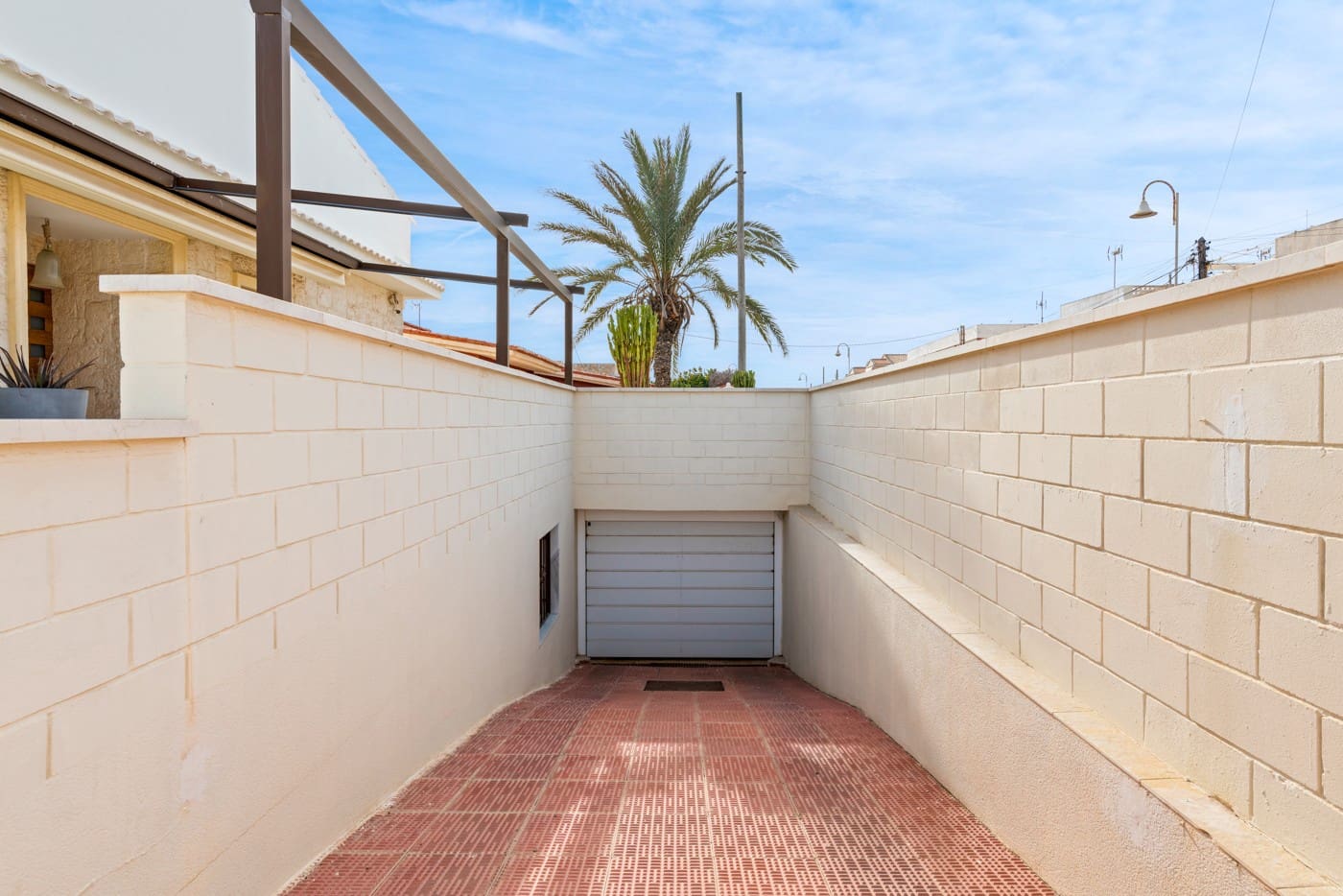 4 Zimmer Villa zu verkaufen in Guardamar del Segura mit Pool Garage - 1.750.000 € (Ref: 10168376)