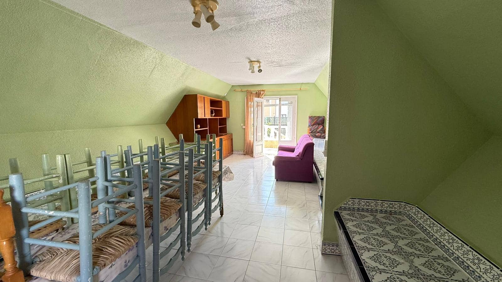 3 makuuhuone Huvila myytävänä paikassa Torrevieja mukana uima-altaan 
autotalli - 490 500 € (Ref: 10168381)