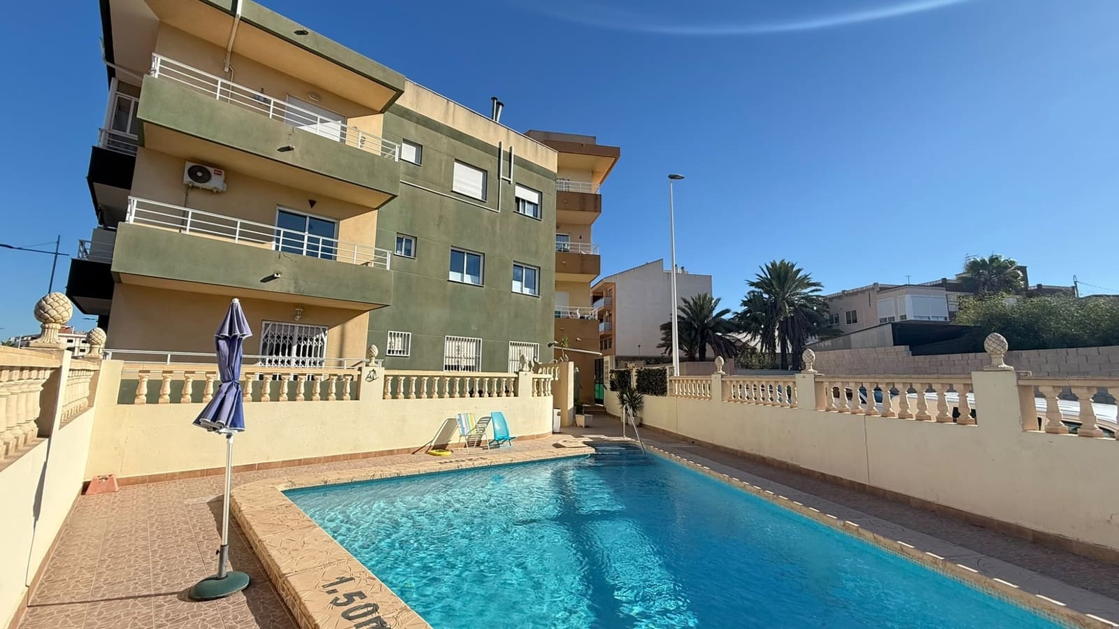Apartamento de 2 habitaciones en San Miguel de Salinas en venta con piscina garaje - 145.000 € (Ref: 10168383)