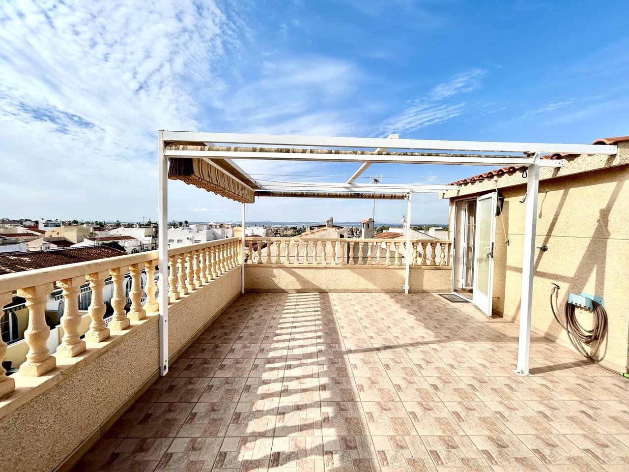 3 soveværelse Byhus til salg i Torrevieja med garage - € 199.000 (Ref: 10171192)