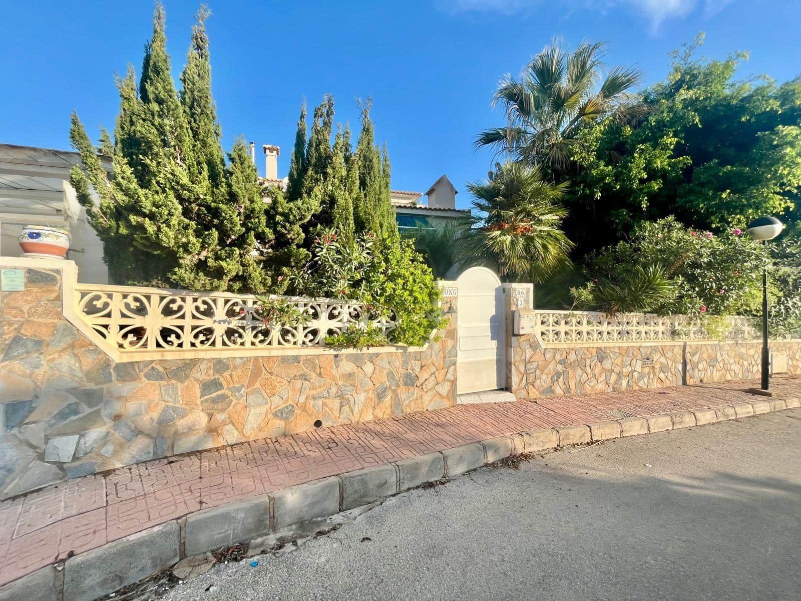 3 bedroom Villa for sale in San Miguel de Salinas with pool garage - € 350,000 (Ref: 10171193)