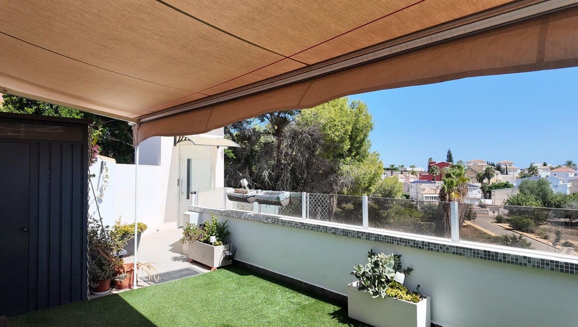 5 bedroom Villa for sale in San Miguel de Salinas with pool garage - € 750,000 (Ref: 10172485)