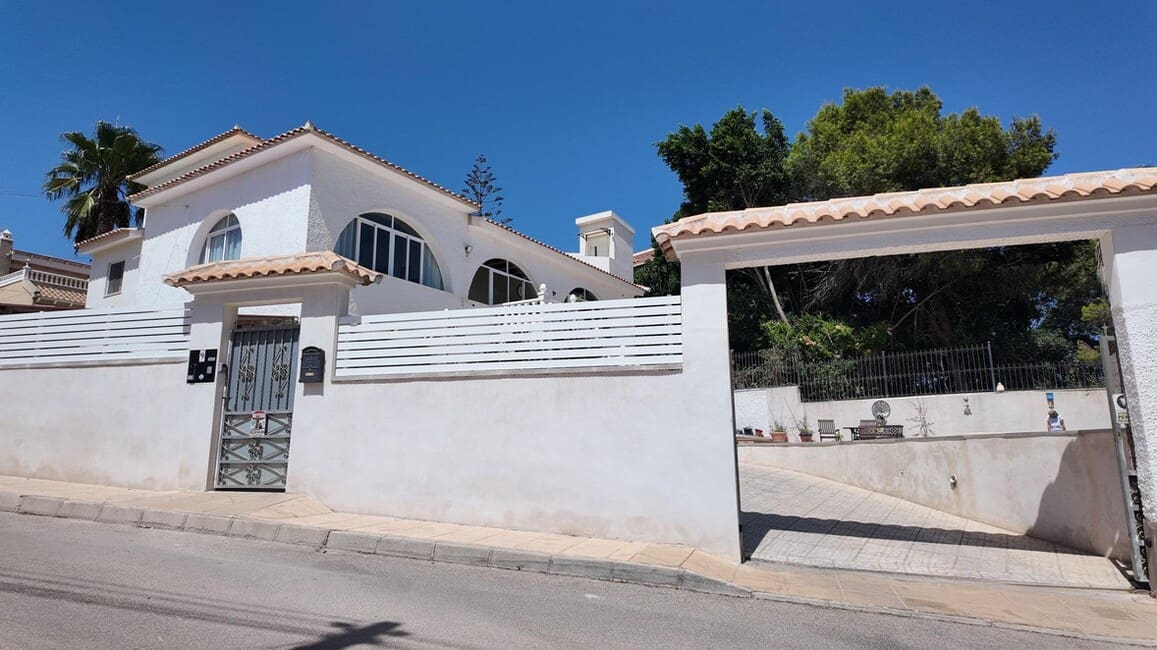 5 bedroom Villa for sale in San Miguel de Salinas with pool garage - € 750,000 (Ref: 10172485)