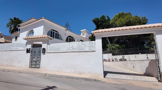 5 quarto Moradia para venda em San Miguel de Salinas com piscina garagem - 750 000 € (Ref: 10172485)
