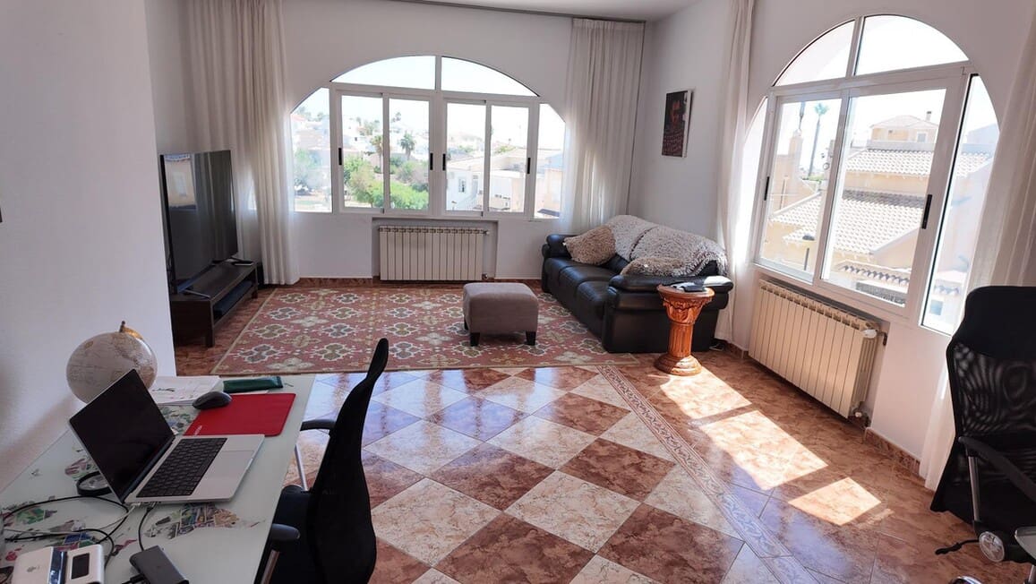 5 bedroom Villa for sale in San Miguel de Salinas with pool garage - € 750,000 (Ref: 10172485)