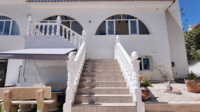 5 quarto Moradia para venda em San Miguel de Salinas com piscina garagem - 750 000 € (Ref: 10172485)