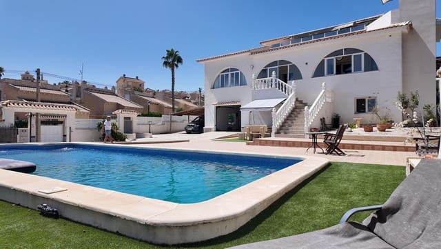 5 quarto Moradia para venda em San Miguel de Salinas com piscina garagem - 750 000 € (Ref: 10172485)