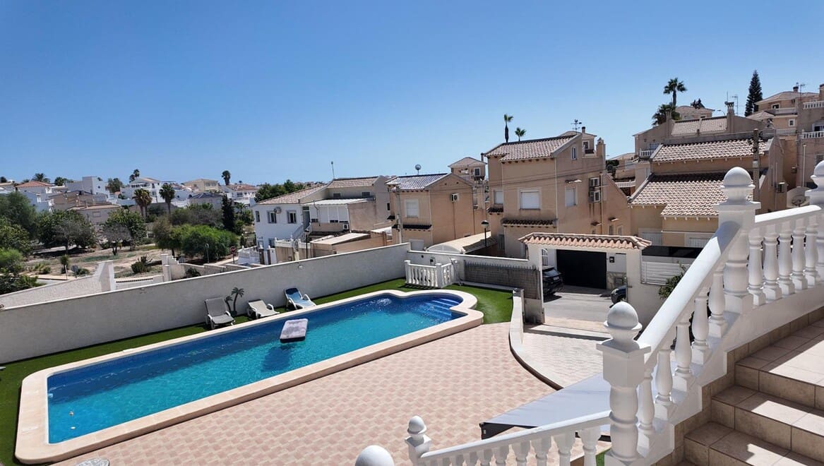 5 bedroom Villa for sale in San Miguel de Salinas with pool garage - € 750,000 (Ref: 10172485)