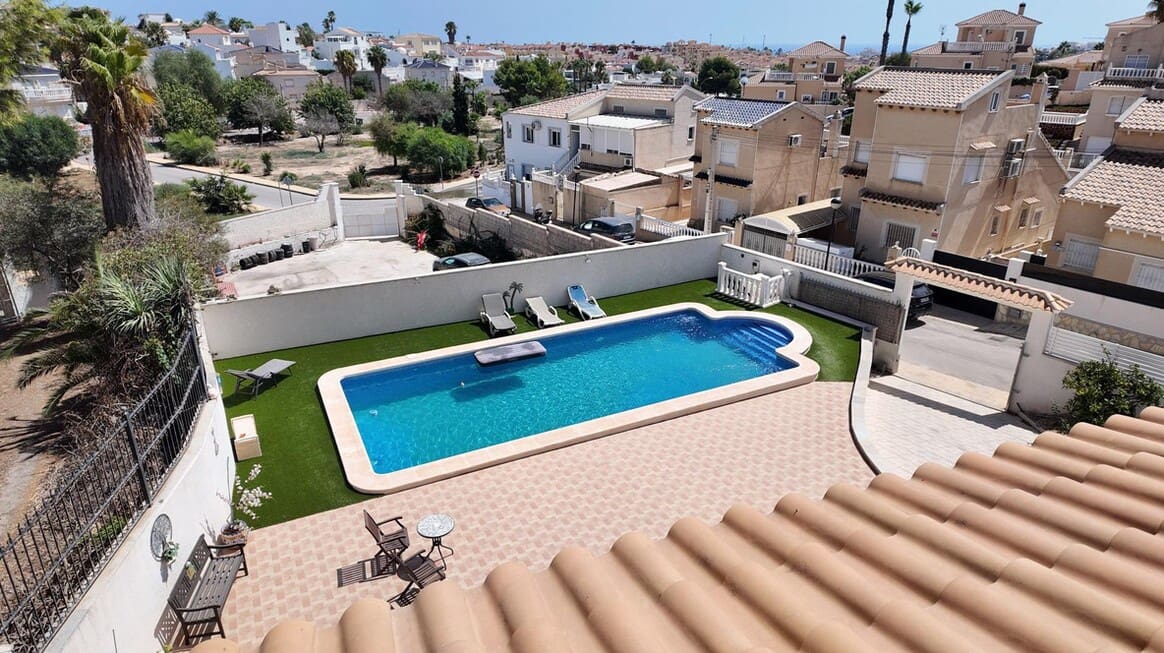 5 bedroom Villa for sale in San Miguel de Salinas with pool garage - € 750,000 (Ref: 10172485)