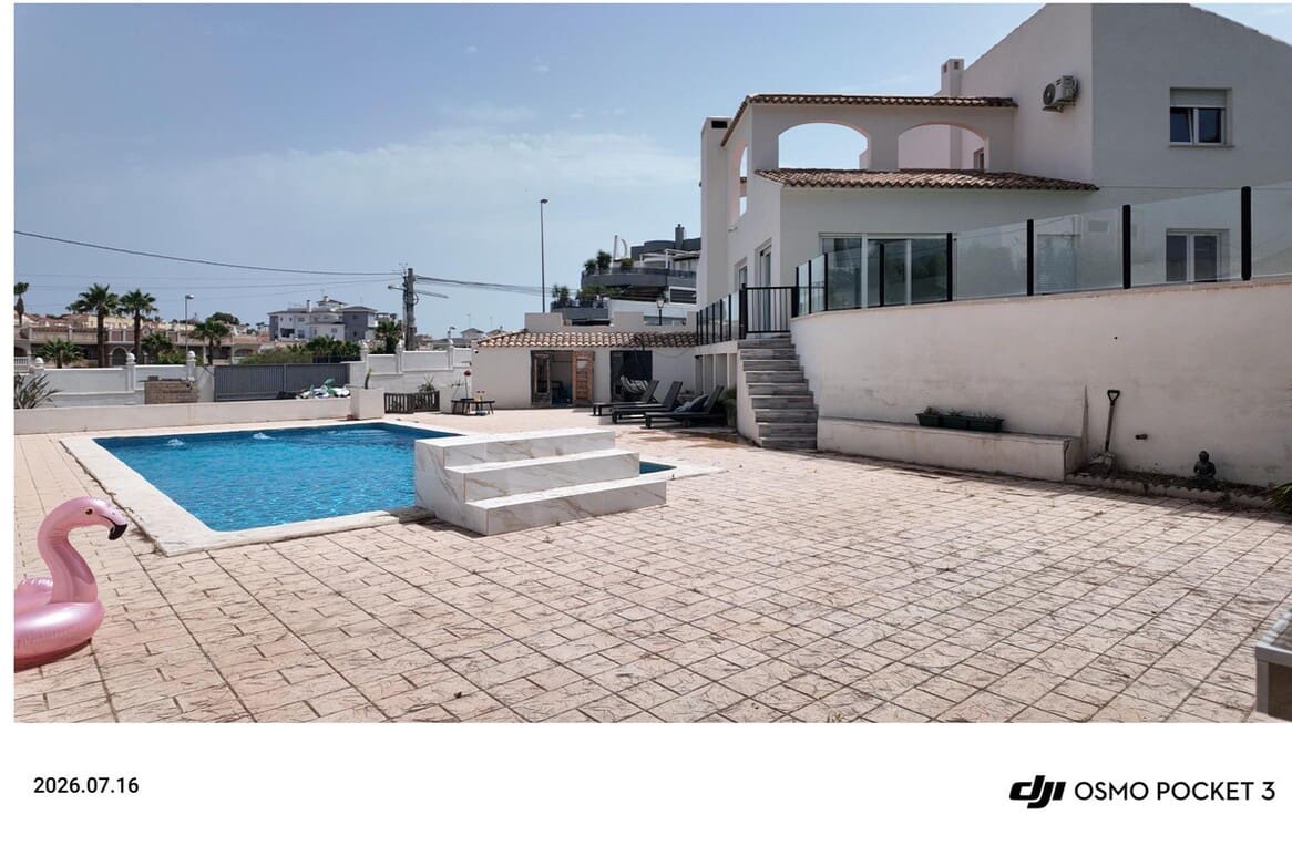 6 soveværelse Byhus til salg i Orihuela Costa med swimmingpool garage - € 695.000 (Ref: 10172487)
