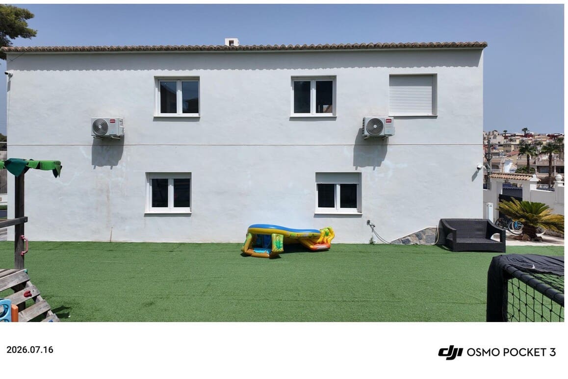 6 soveværelse Byhus til salg i Orihuela Costa med swimmingpool garage - € 695.000 (Ref: 10172487)