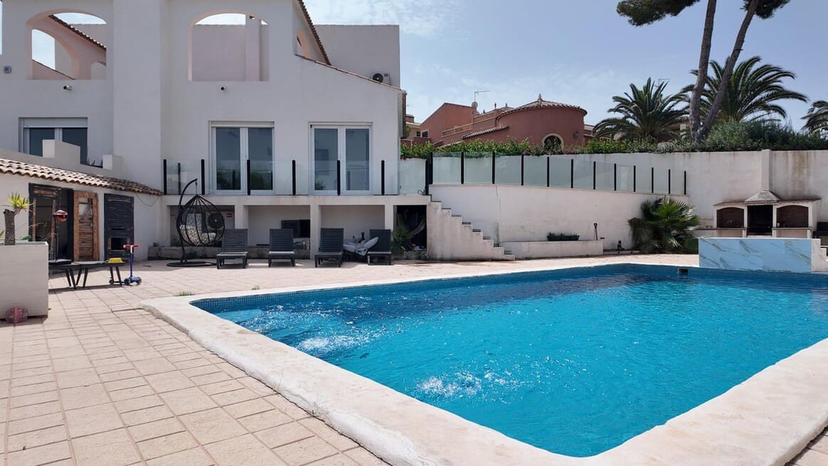 6 soveværelse Byhus til salg i Orihuela Costa med swimmingpool garage - € 695.000 (Ref: 10172487)
