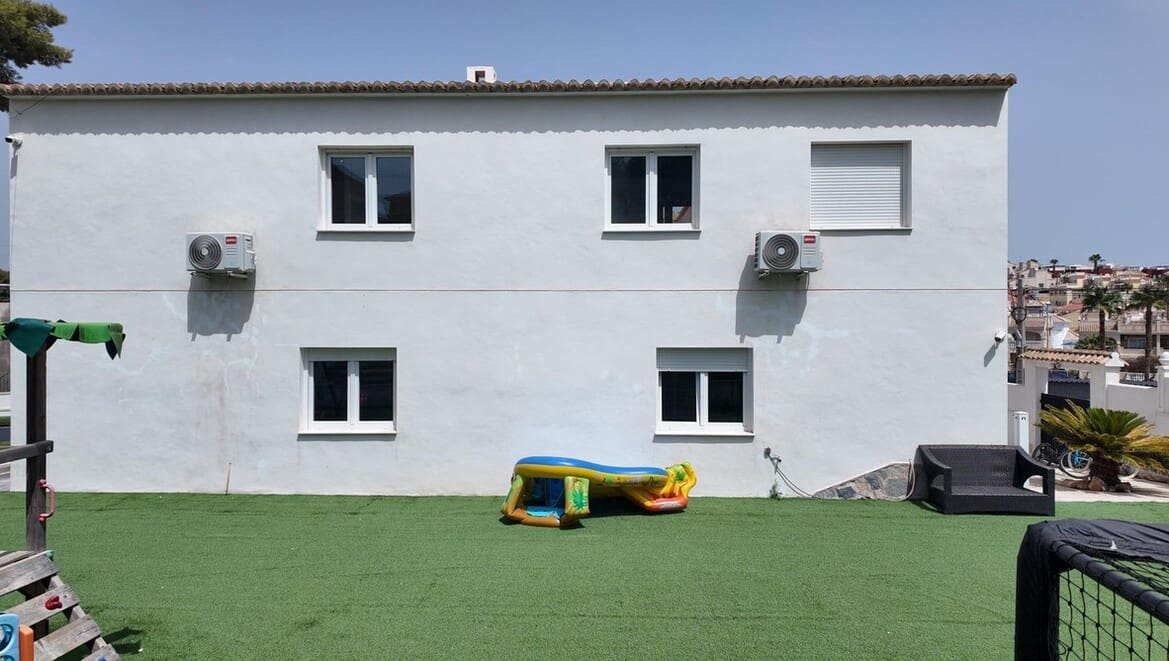 6 soveværelse Byhus til salg i Orihuela Costa med swimmingpool garage - € 695.000 (Ref: 10172487)