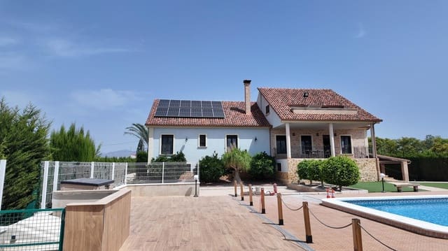 6 soveværelse Villa til salg i San Isidro med swimmingpool garage - € 720.000 (Ref: 10172488)