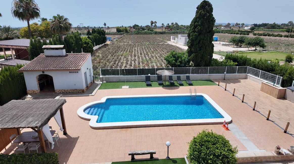 6 soveværelse Villa til salg i San Isidro med swimmingpool garage - € 720.000 (Ref: 10172488)