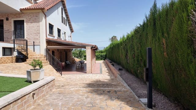 6 soveværelse Villa til salg i San Isidro med swimmingpool garage - € 720.000 (Ref: 10172488)