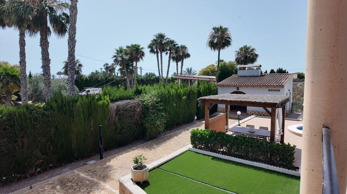 6 soveværelse Villa til salg i San Isidro med swimmingpool garage - € 720.000 (Ref: 10172488)
