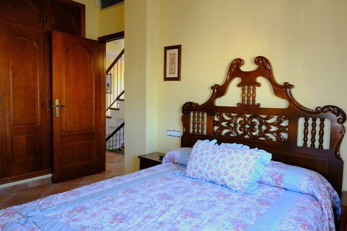 4 Zimmer Villa zu verkaufen in Orihuela mit Pool Garage - 650.000 € (Ref: 10172489)