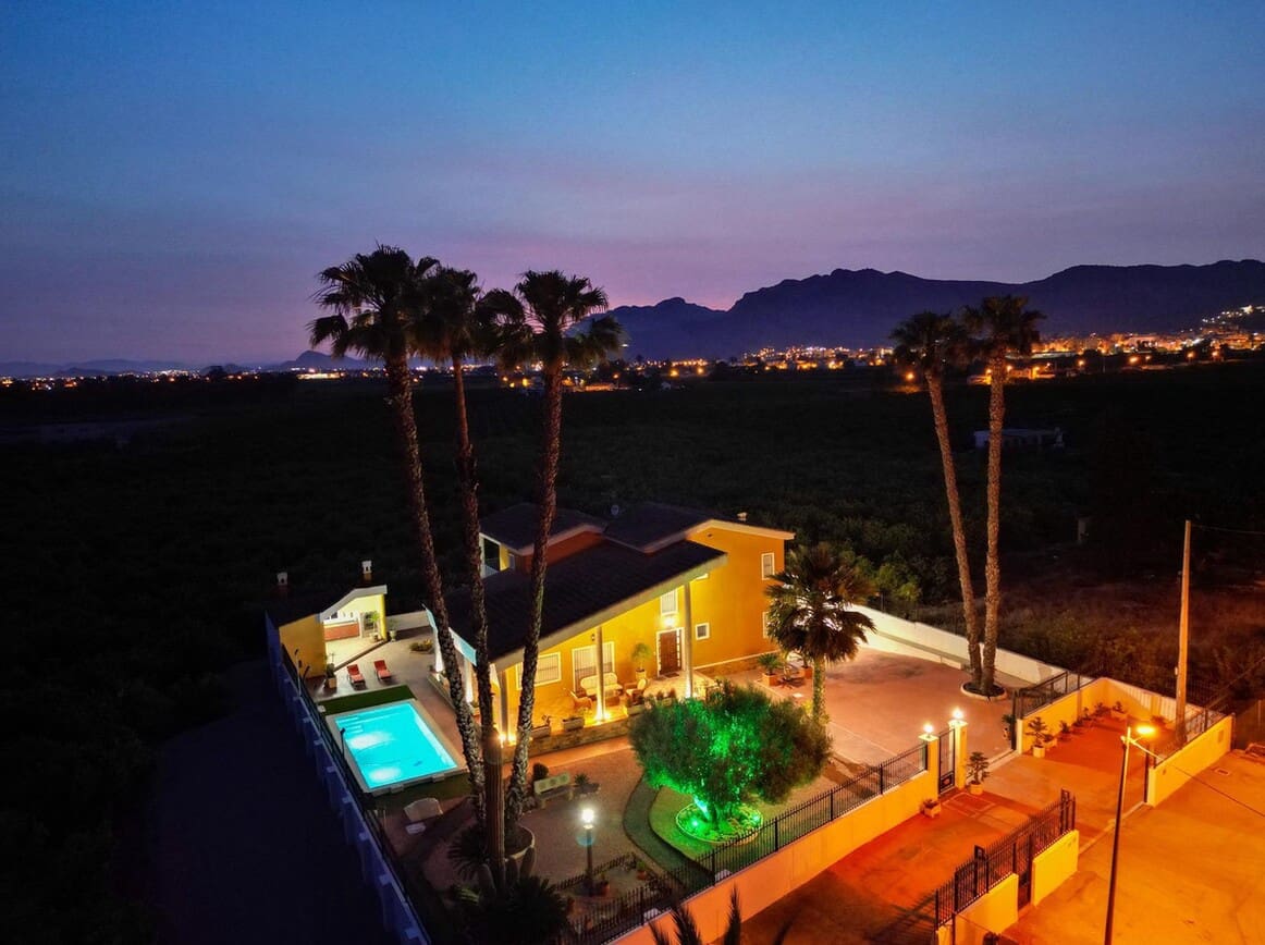 4 Zimmer Villa zu verkaufen in Orihuela mit Pool Garage - 650.000 € (Ref: 10172489)